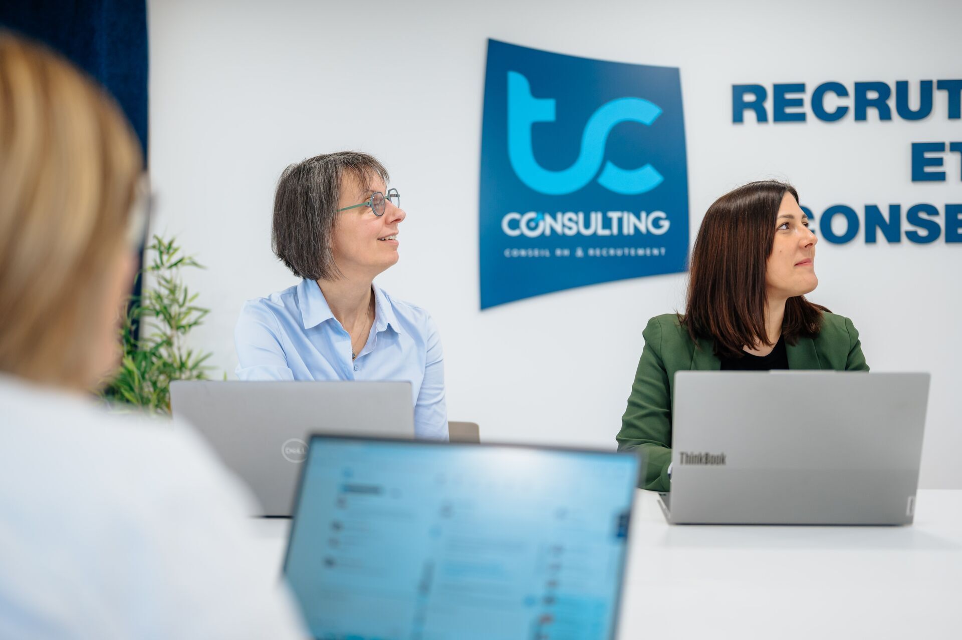 salle de réunion - équipe - chargés de recrutement - TC Consulting