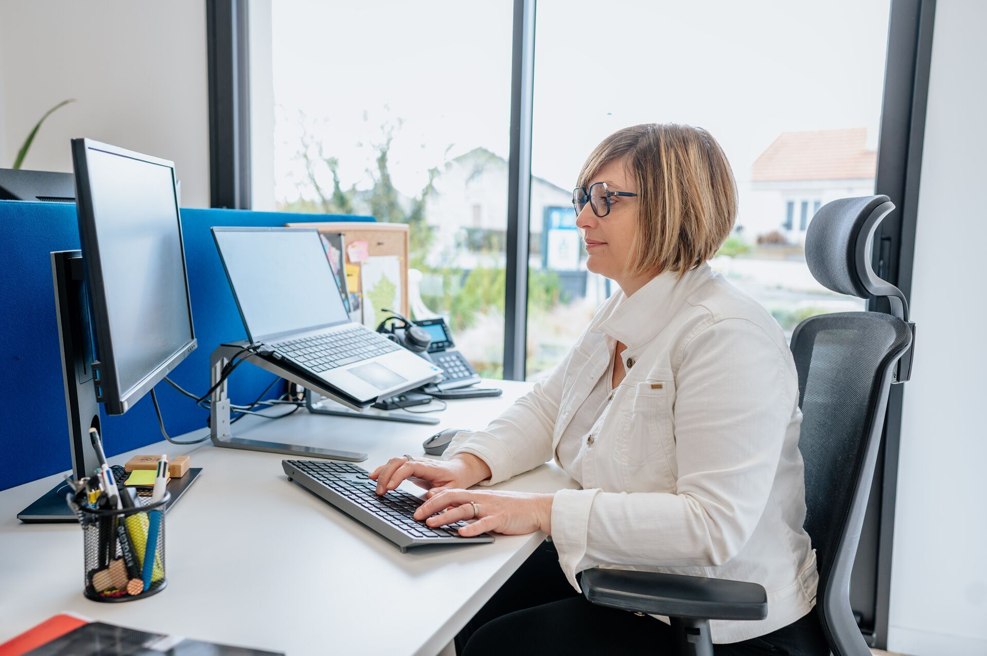 Angéline - chargée de recrutement - bureau -  TC Consulting